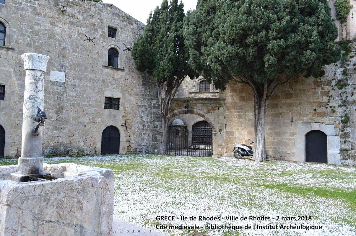 052- Rhodes-Cite medievale .JPG